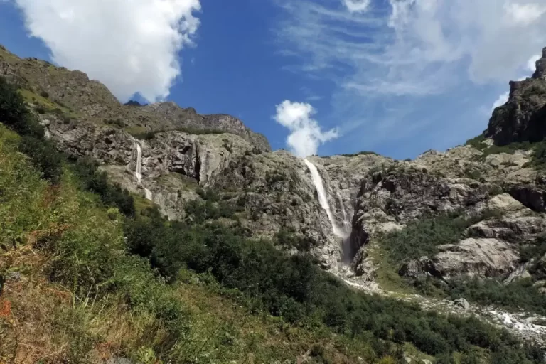 Shdugra waterfall